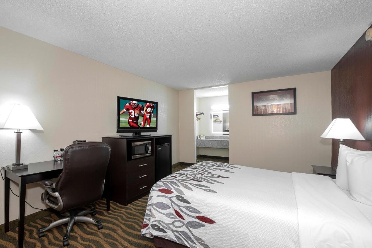 Red Roof Inn Мъри Екстериор снимка