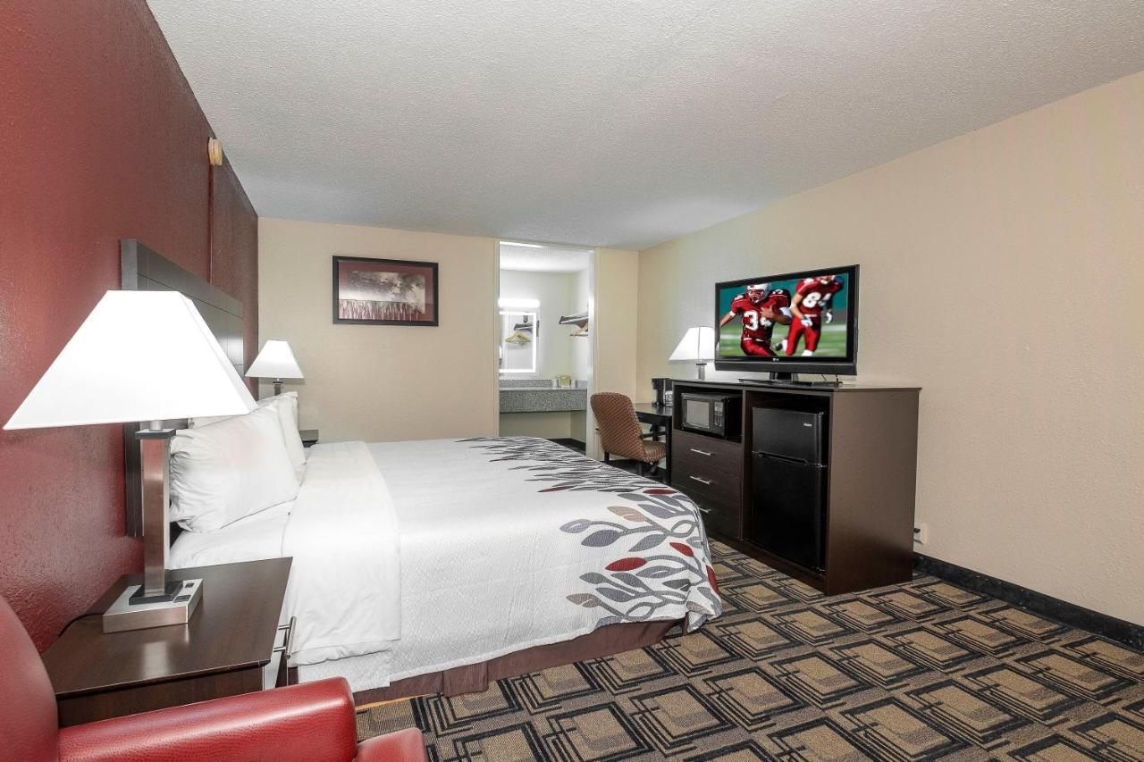Red Roof Inn Мъри Екстериор снимка
