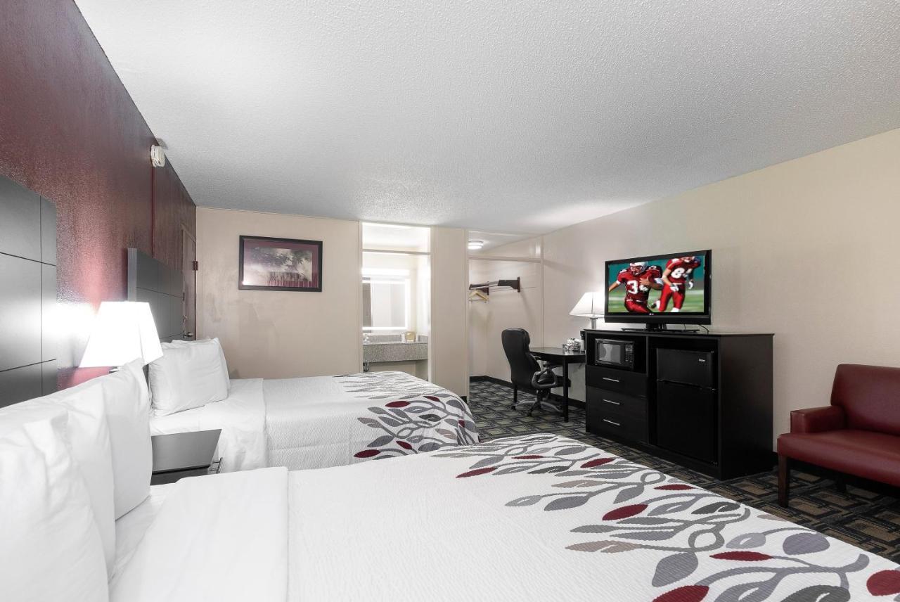 Red Roof Inn Мъри Екстериор снимка