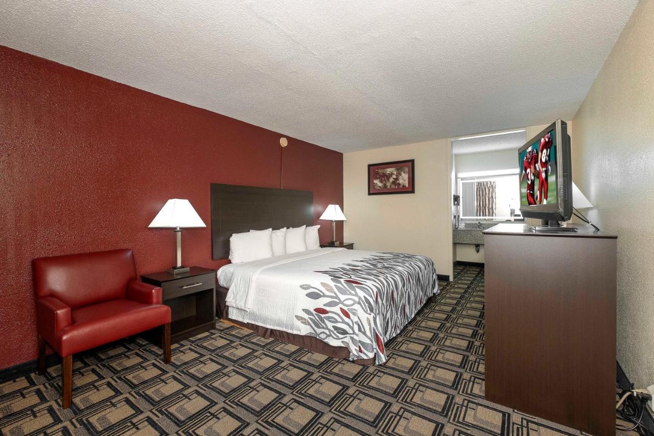 Red Roof Inn Мъри Екстериор снимка